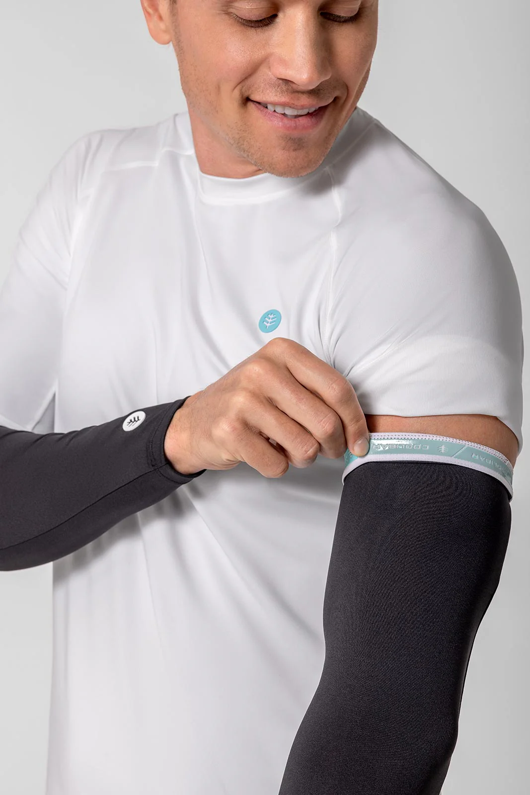 Men's MaxShield Performance Arm Sleeves | Black - Image 2
