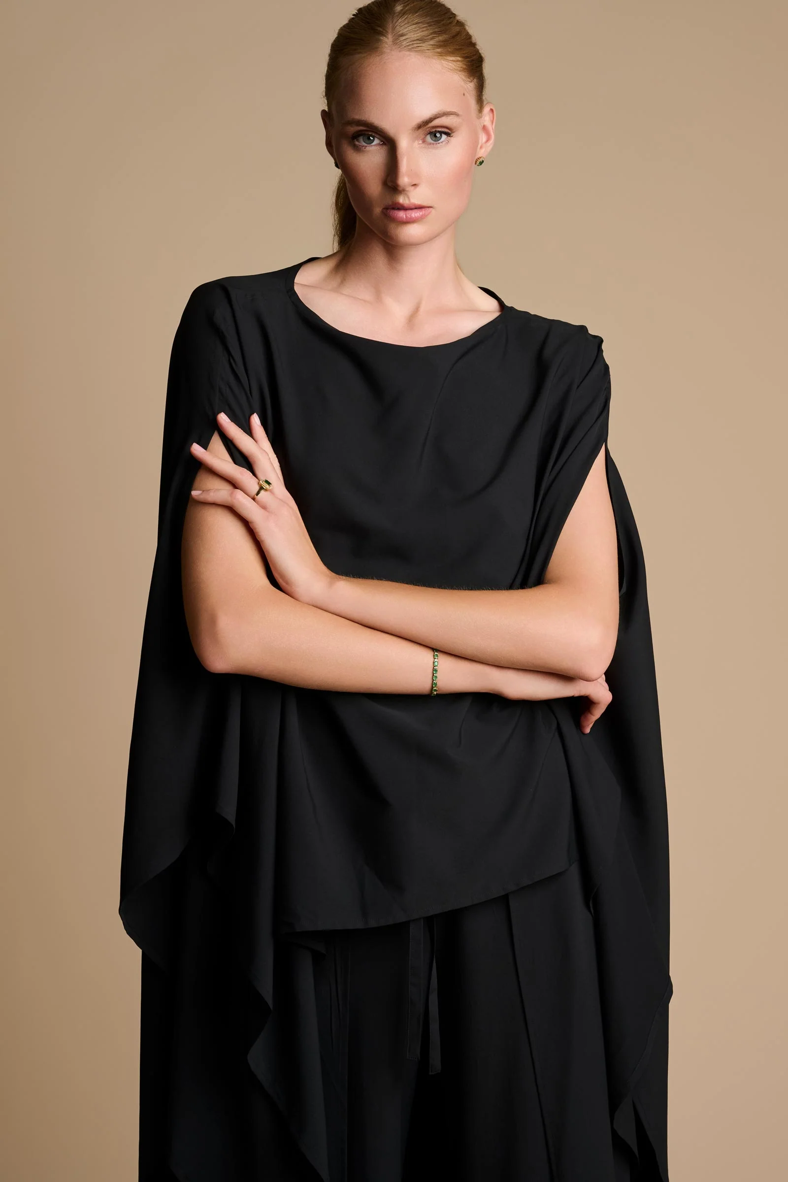 Hydra Sun Poncho | Black - Image 4