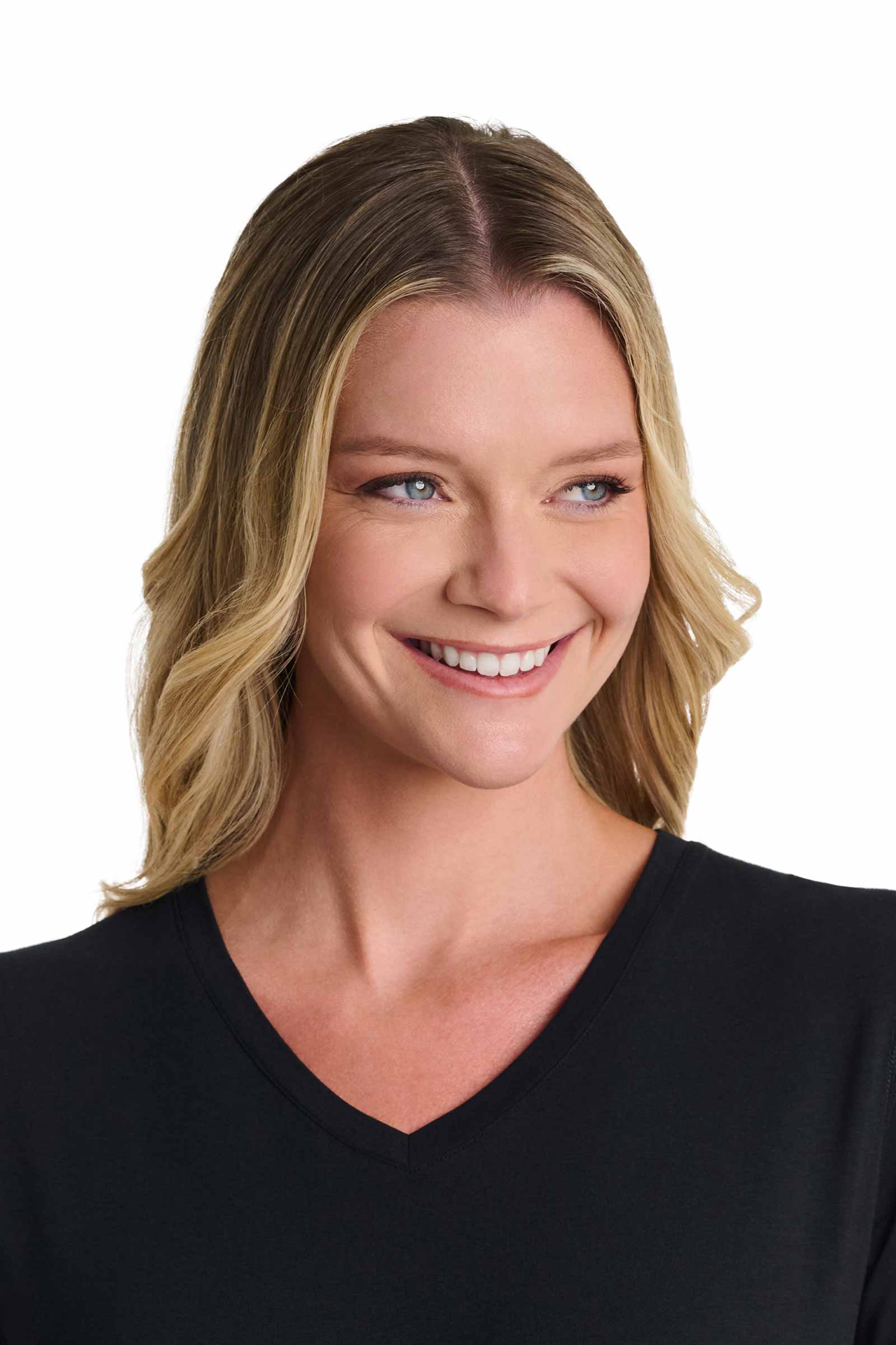 Women's Morada Fitted V-Neck Short Sleeve T-Shirt | Black - Image 8