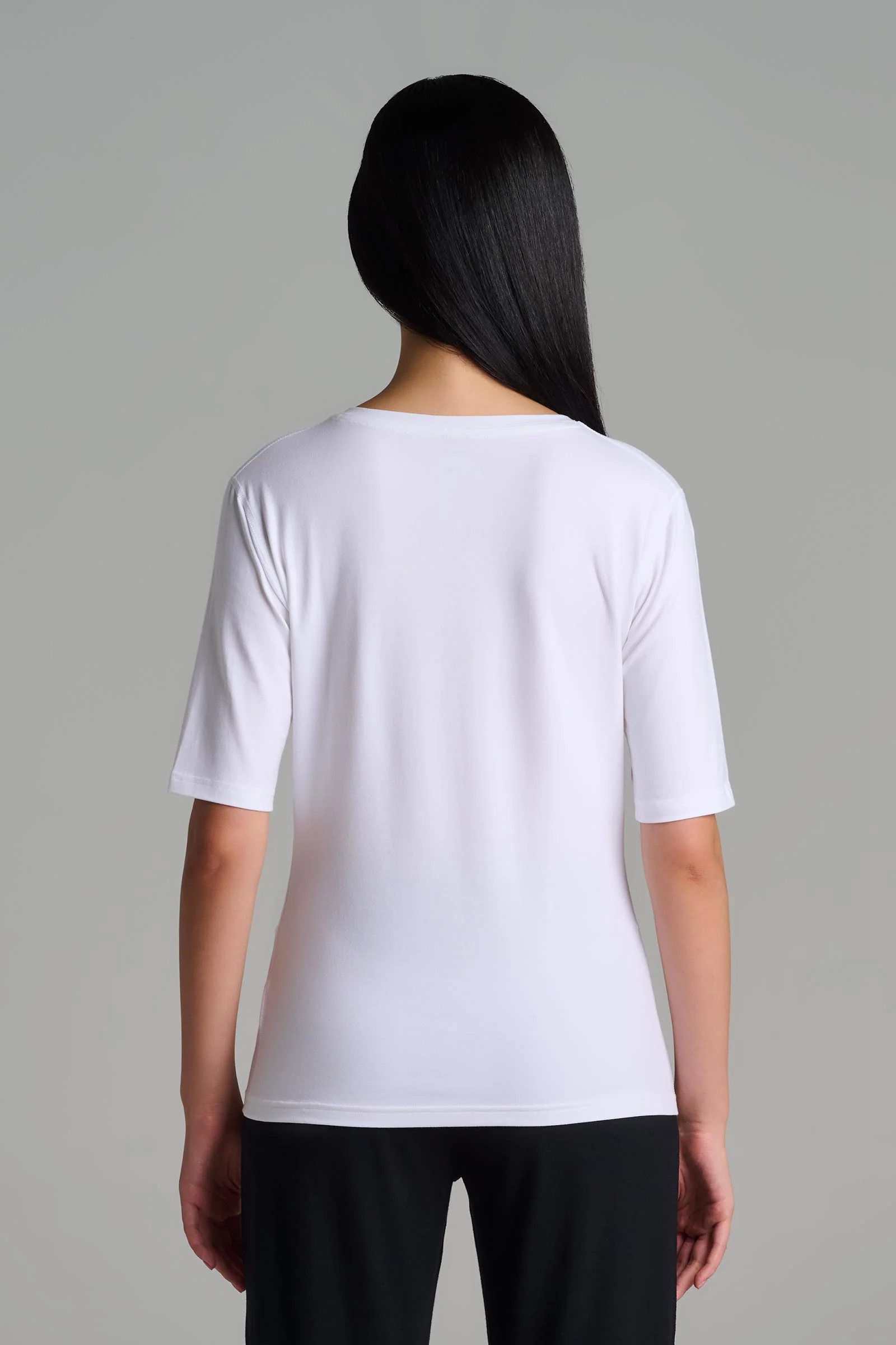 Women's Morada Fitted V-Neck Short Sleeve T-Shirt | White - Image 2